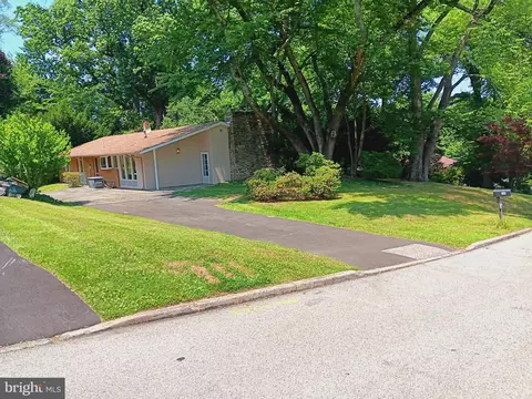 208 Gribbel Rd, Wyncote, PA 19095
