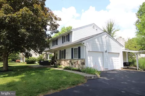 1027 Walnut Ln, Lansdale, PA 19446