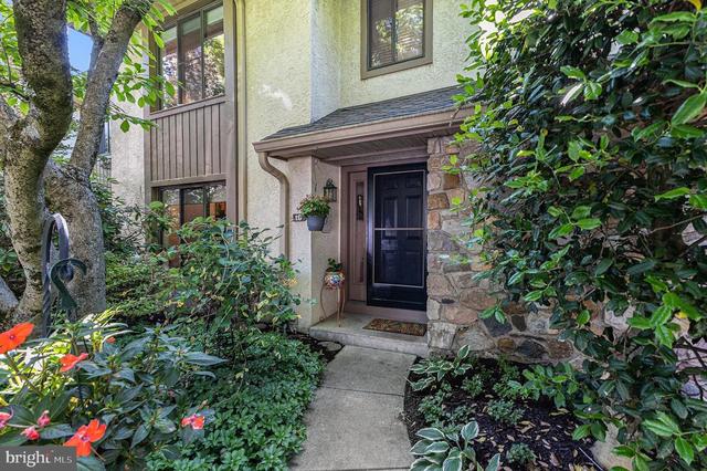 19 Highgate Ln, Blue Bell, PA 19422