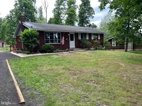 1195 Peevy Rd, East Greenville, PA 18041