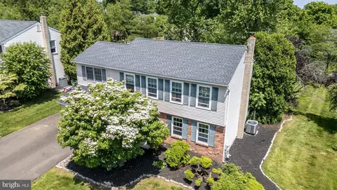 255 Twining Rd, Lansdale, PA 19446