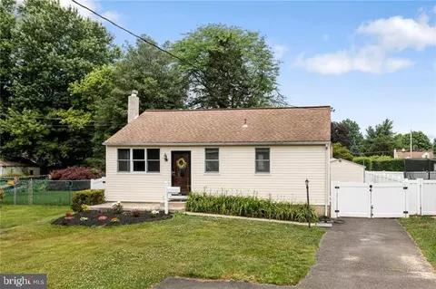 1642 Magnolia Ave, Hatboro, PA 19040