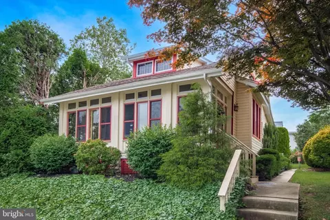 220 Park Ave, Jenkintown, PA 19046