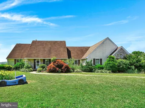 3532 Big Rd, Zieglersville, PA 19492