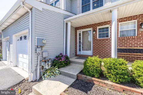 82 Forrest Ct, Royersford, PA 19468