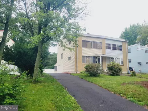 916 Wedgewood Dr, Lansdale, PA 19446