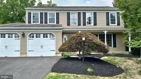 4 Saratoga Ln, Harleysville, PA 19438