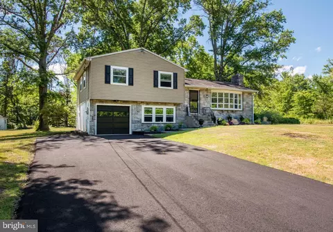 2228 Bruce Dr, Pottstown, PA 19464