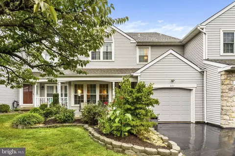221 Polo Dr, North Wales, PA 19454