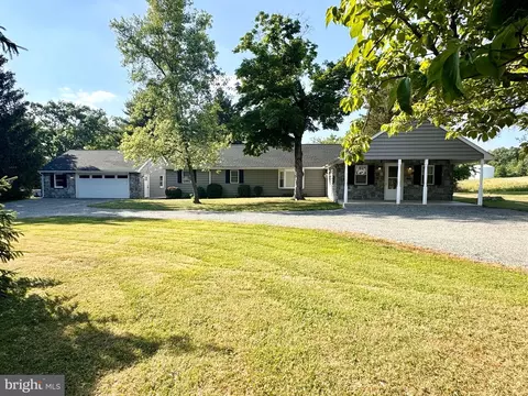 12 Zieglerville Rd, Schwenksville, PA 19473