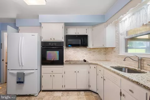 Kitchen - 592 Bob White Rd, Wayne, PA 19087 photo 1 of 4