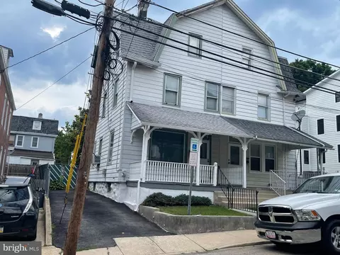 42 Prospect Ave, Bryn Mawr, PA 19010