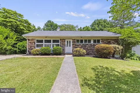 693 Edgewood Rd, King Of Prussia, PA 19406