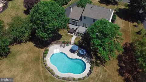 530 Carriage House Ln, Harleysville, PA 19438