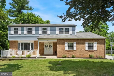 911 Whites Rd, Plymouth Meeting, PA 19462