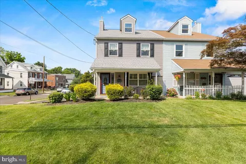 15 Montgomery Ave, Jenkintown, PA 19046