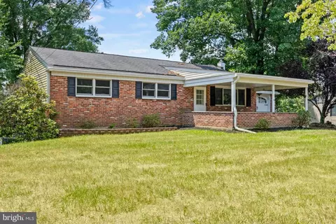 30 Skyline Dr, Norristown, PA 19403
