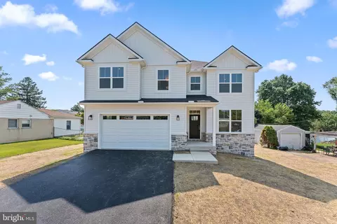204 Hilltop Rd, Plymouth Meeting, PA 19462