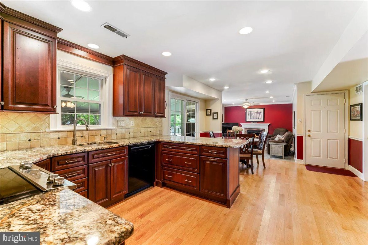Kitchen - 870 Tannery Dr, Wayne, PA 19087 photo 3 of 3