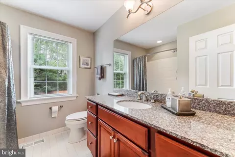 Bath - 870 Tannery Dr, Wayne, PA 19087 photo 3 of 3