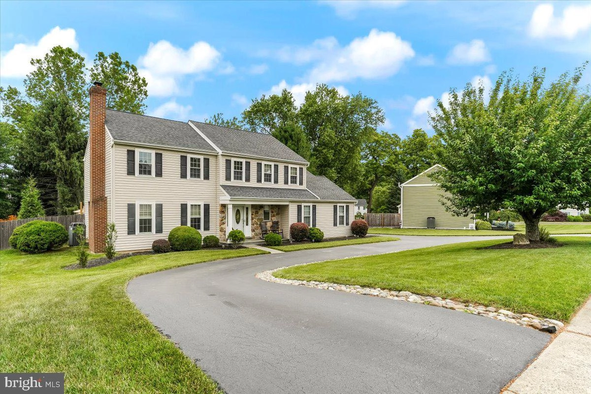 Exterior - 870 Tannery Dr, Wayne, PA 19087 photo 2 of 9