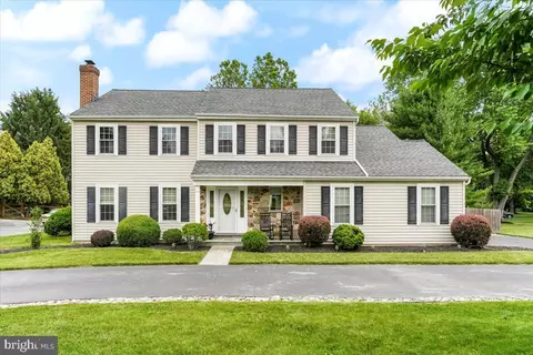 870 Tannery Dr, Wayne, PA 19087