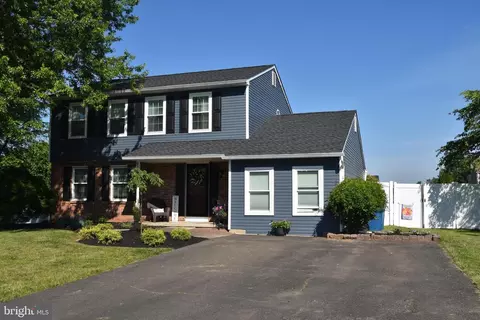 910 Porters Dr, North Wales, PA 19454