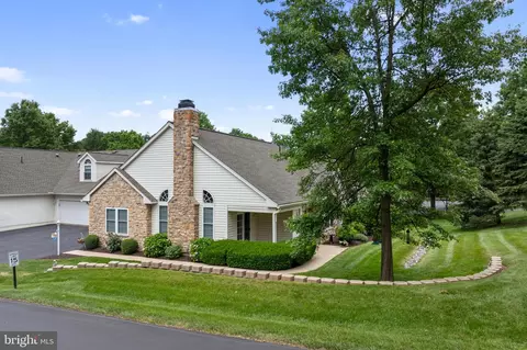 184 Lions Gate Cir, Souderton, PA 18964
