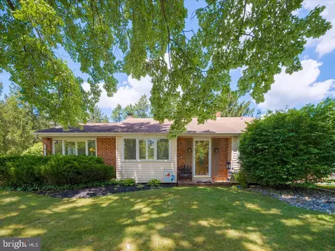 2739 Lantern Ln, Audubon, PA 19403