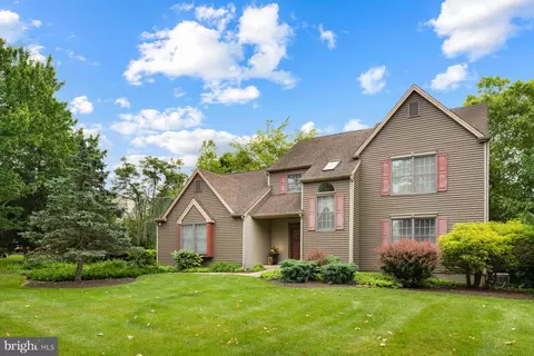 102 Ravenwood Pl, North Wales, PA 19454