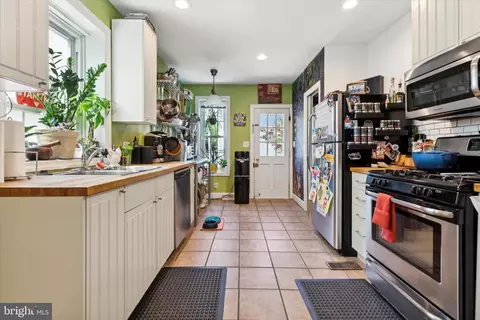 Entry Way - 122 E Spring Ave, Ardmore, PA 19003 photo 1 of 2