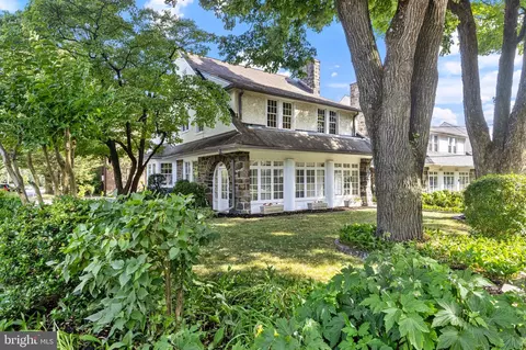 61 Haverford Station Rd, Haverford, PA 19041