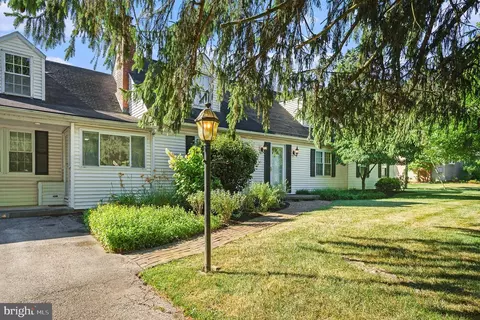 4064 Joshua Rd, Lafayette Hill, PA 19444