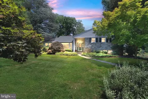 165 Woodpecker Rd, Jenkintown, PA 19046