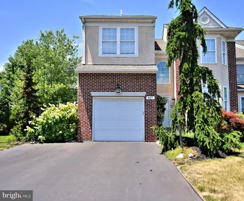 607 Manchester Dr, Maple Glen, PA 19002