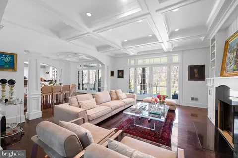 419 Thornbrook Ave, Bryn Mawr, PA 19010