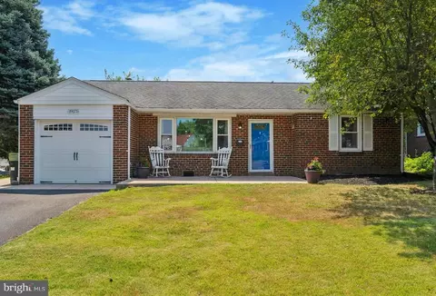 1927 Smith Ave, Willow Grove, PA 19090