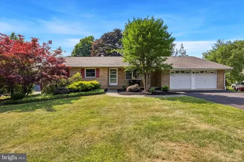 1556 Huntingdon Rd, Abington, PA 19001