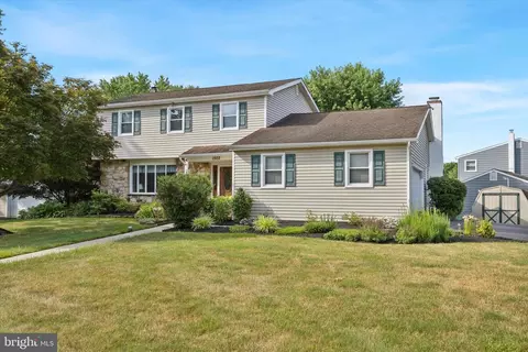 1502 Canterbury Dr, Lansdale, PA 19446