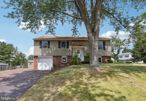 26 Cochise Ln, Royersford, PA 19468