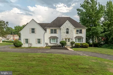 3323 Manor Rd, Huntingdon Valley, PA 19006