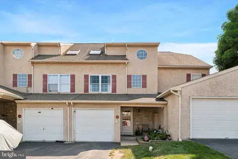 216 Parkview Dr, Souderton, PA 18964