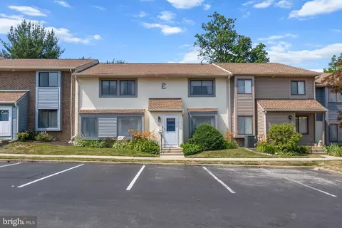22 Fitzwatertown Rd UNIT E-5, Willow Grove, PA 19090