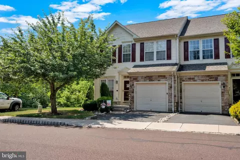 84 Brookview Ln, Pottstown, PA 19464