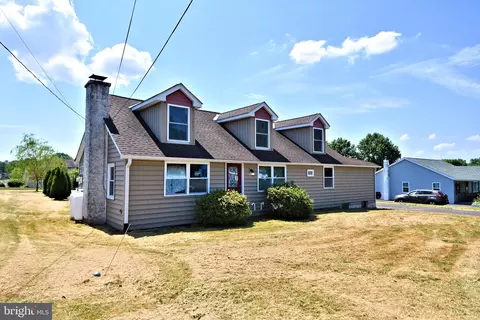 1434 Hilltop Rd, Pottstown, PA 19464