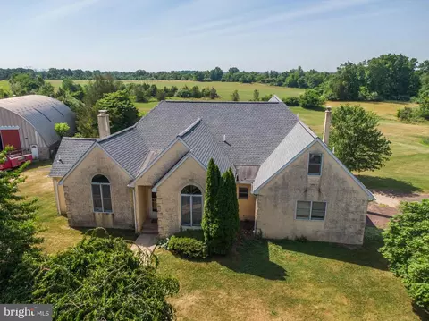 68 Hunsberger Rd, Telford, PA 18969