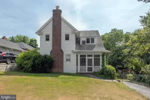 33 Rosedale Rd, Wynnewood, PA 19096
