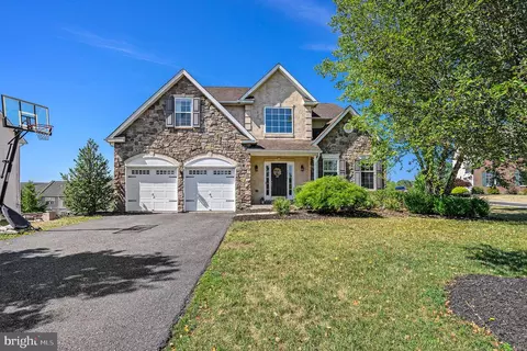 3978 Goshen Dr, Skippack, PA 19474