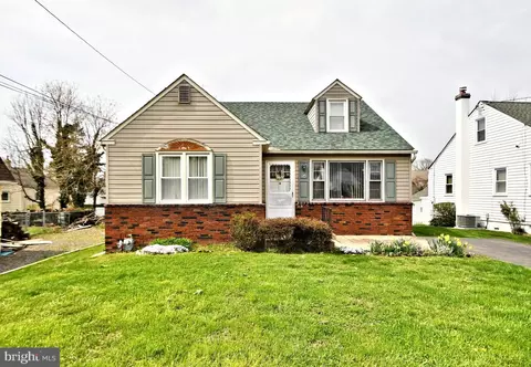 4 Lawnton Rd, Willow Grove, PA 19090