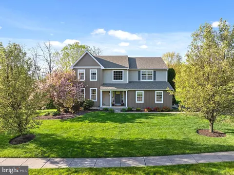 101 Meadowgreen Dr, Royersford, PA 19468